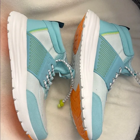 NWOB! Hey Dude women’s Sirocco Aqua and White Sneakers size 9, slip on! - Picture 6 of 8